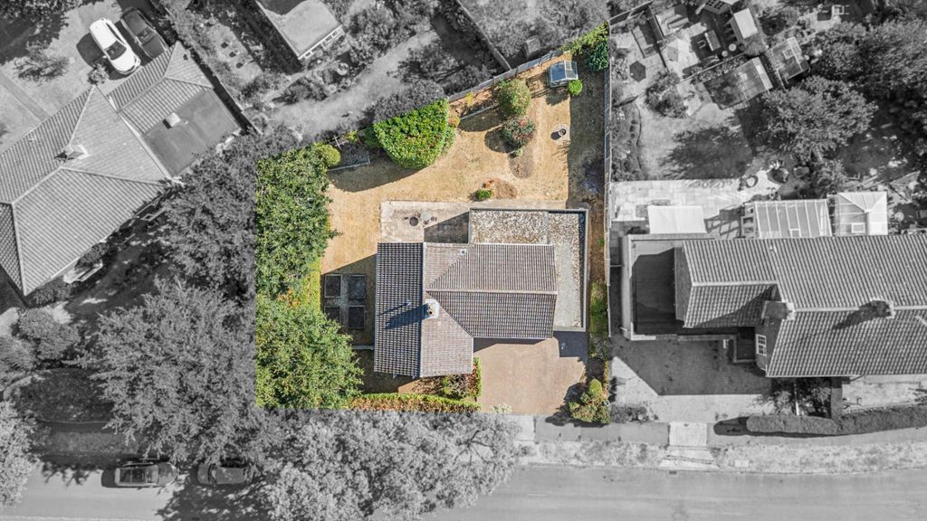 Property photo 2 of 26 5168534