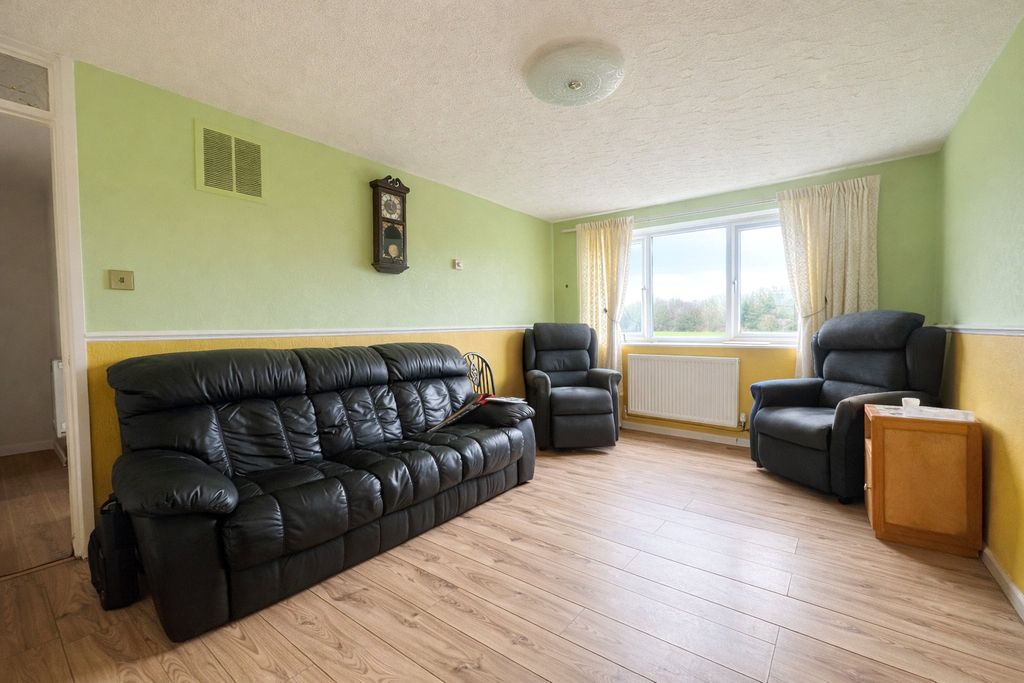 Property photo 2 of 8 Picture No. 03