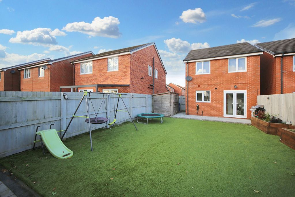 Property photo 2 of 20