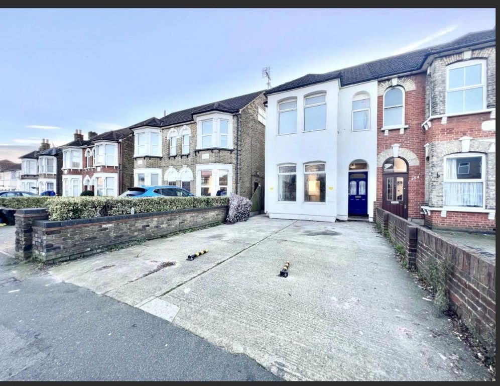 Property photo 1 of 3