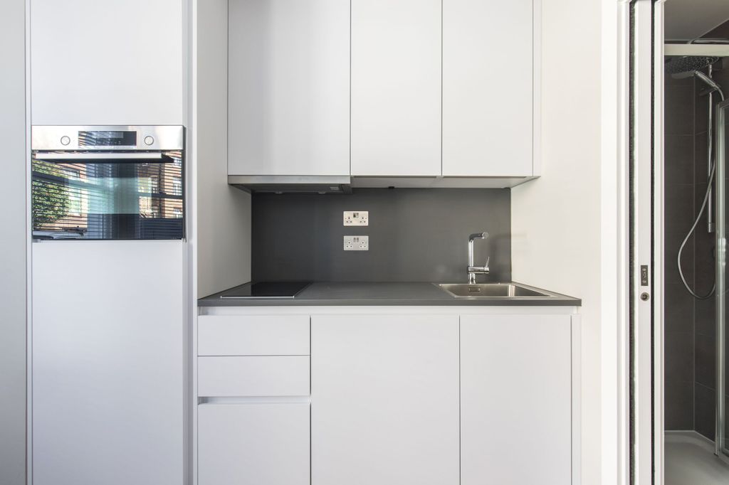 Property photo 2 of 11 Kitchen