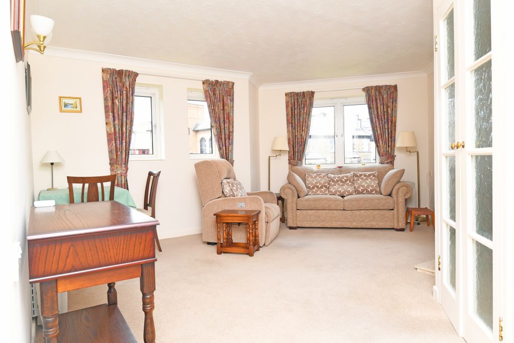 Property photo 2 of 10