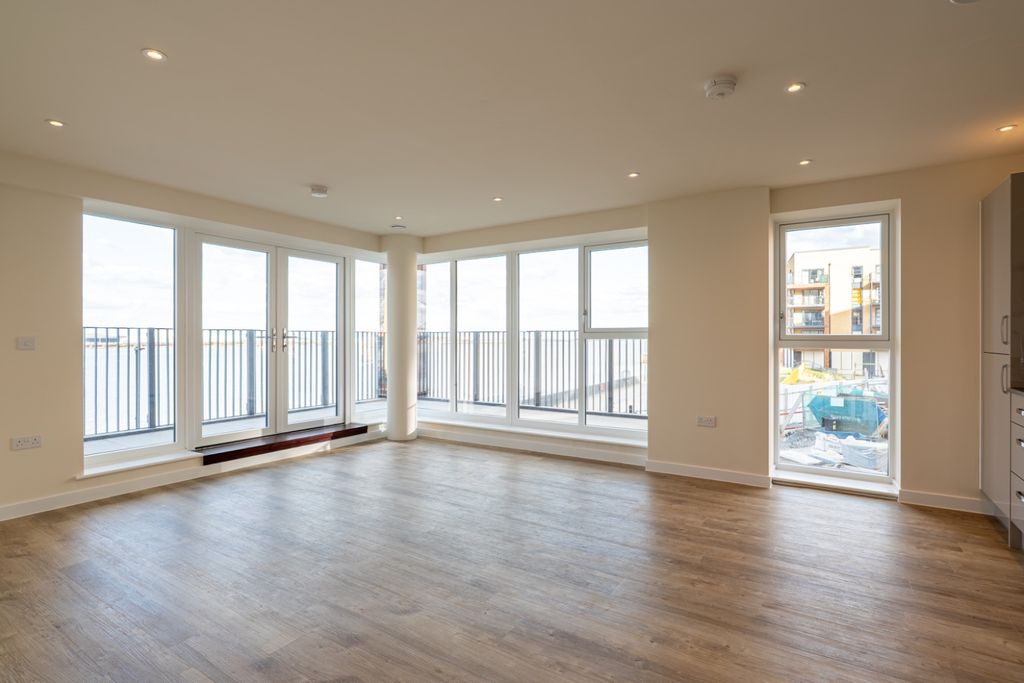 Property photo 3 of 21 5560113