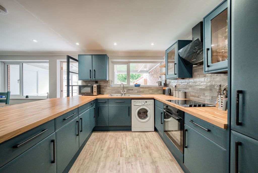 Property photo 3 of 14 Xt5A7115-Hdr(3)