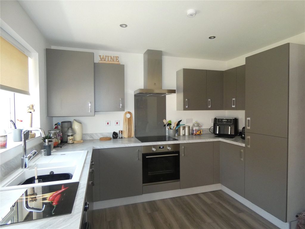 Property photo 2 of 16 Picture No. 04