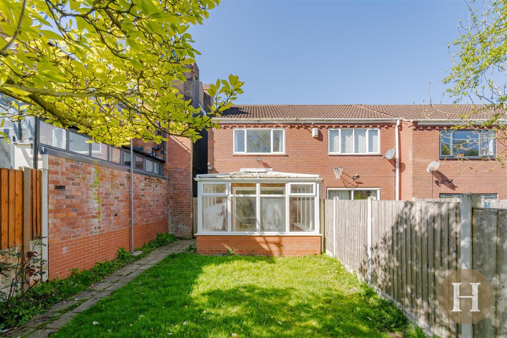 Property photo 2 of 24 Hadleigh Estate Agents-25.Jpg