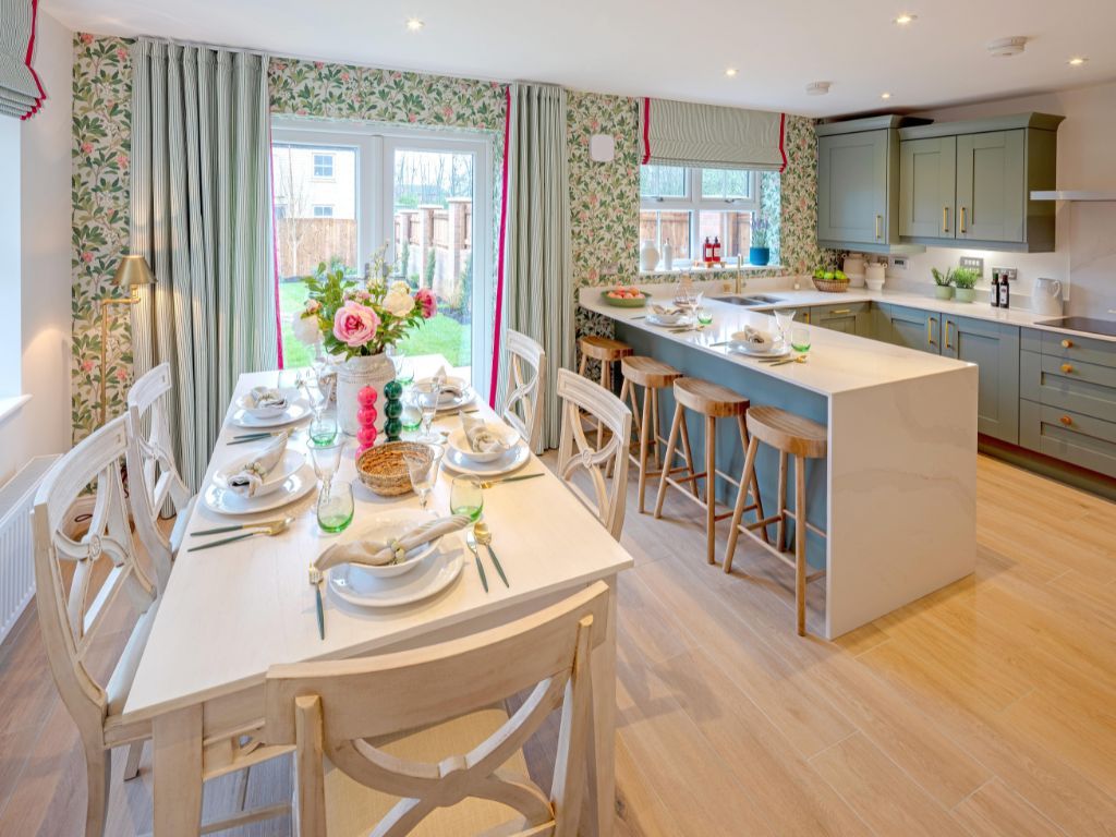 Property photo 2 of 10 Dining/Kitchen