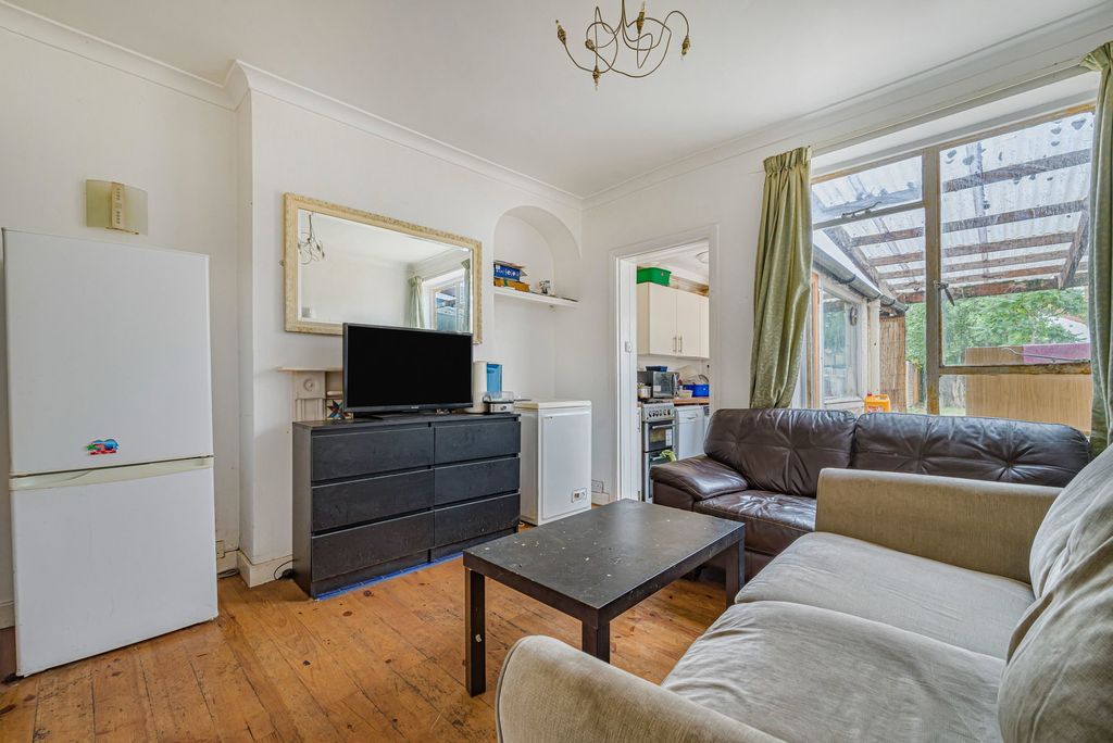 Property photo 3 of 10
