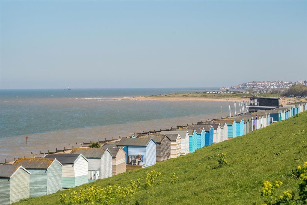 Property photo 2 of 64 Marine Parade, Tankerton, Whitstable