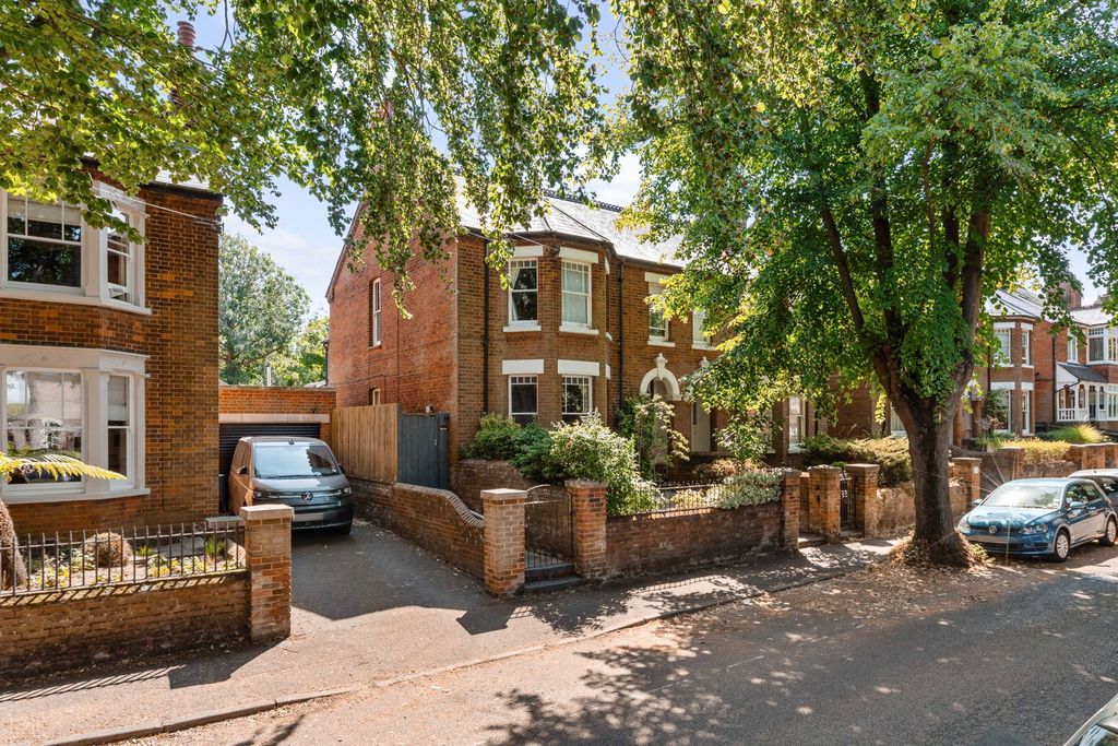 Property photo 1 of 31