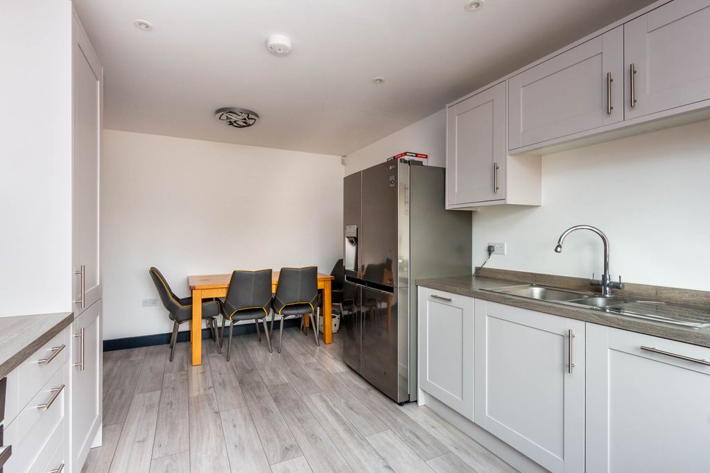 Property photo 3 of 13 Kitchen/Dining Room