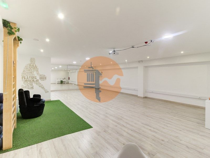Property photo 1 of 64