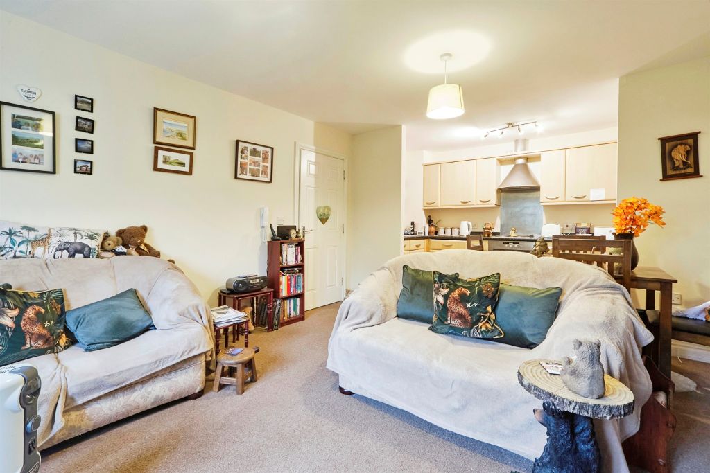 Property photo 2 of 17