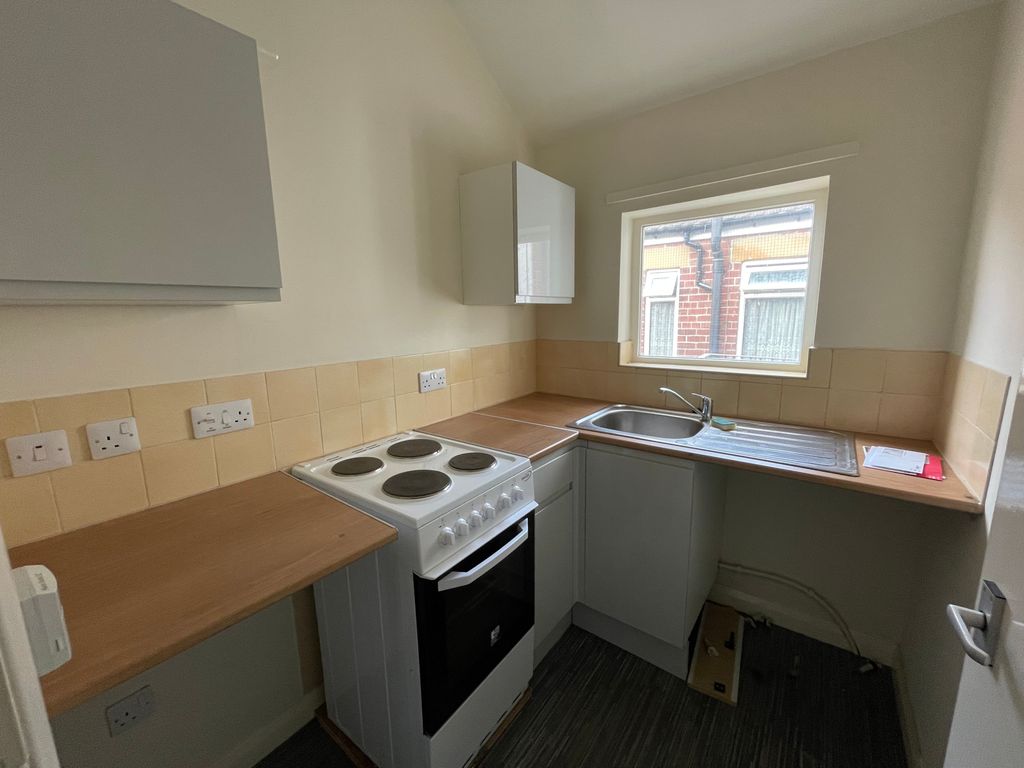 Property photo 2 of 17 Kitchen