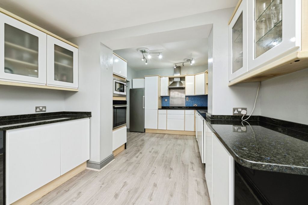 Additional image 8 of 4 bed semi-detached house for saleNewmarket Road, Teversham, Cambridge CB1