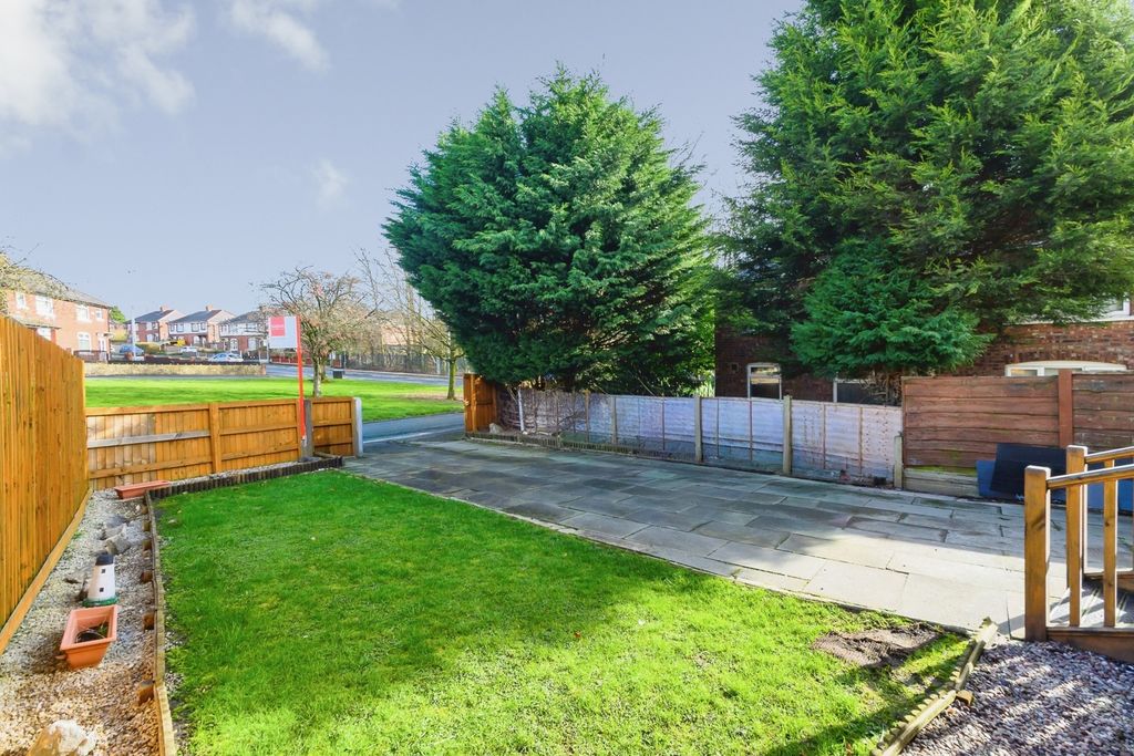 Property photo 2 of 19 Front View