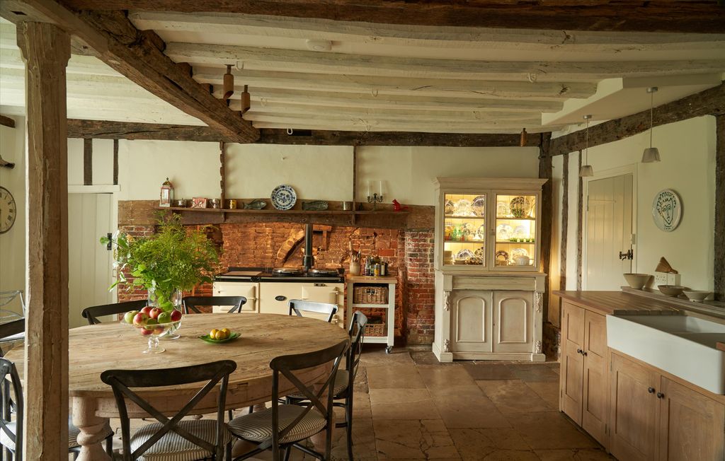 Property photo 3 of 24 Image