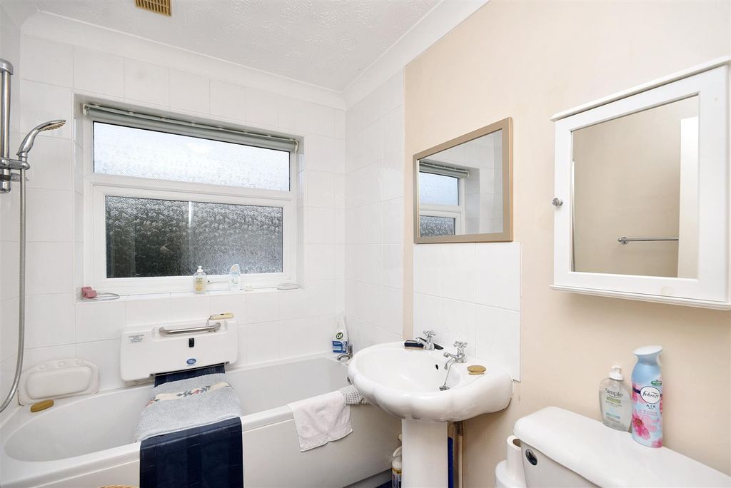 Property photo 3 of 11 7 (71).Jpg