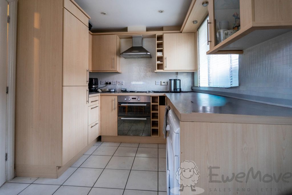 Property photo 3 of 11 Dmc02218-Hdr