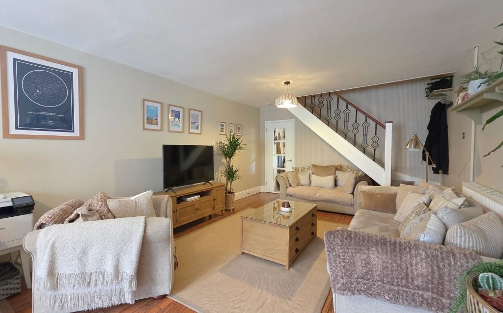 Property photo 2 of 21 4215144