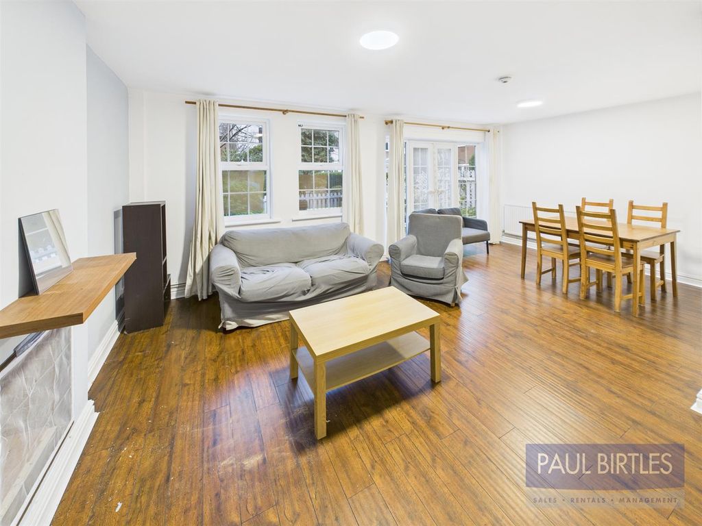 Property photo 3 of 26 Cam04378G0-Pr0250-Still019.Jpg