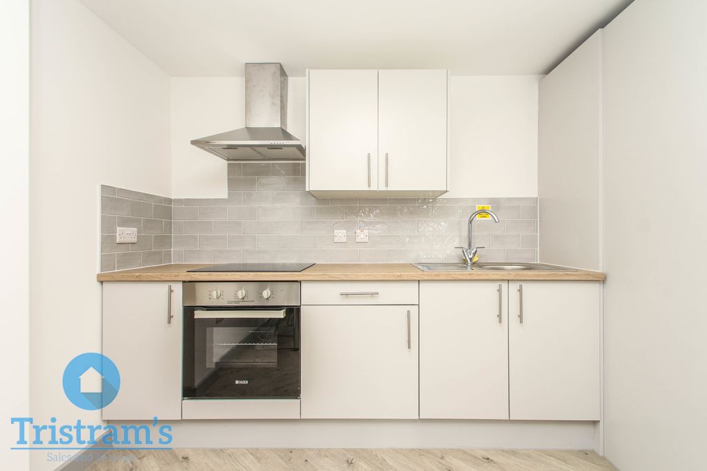 Property photo 3 of 33