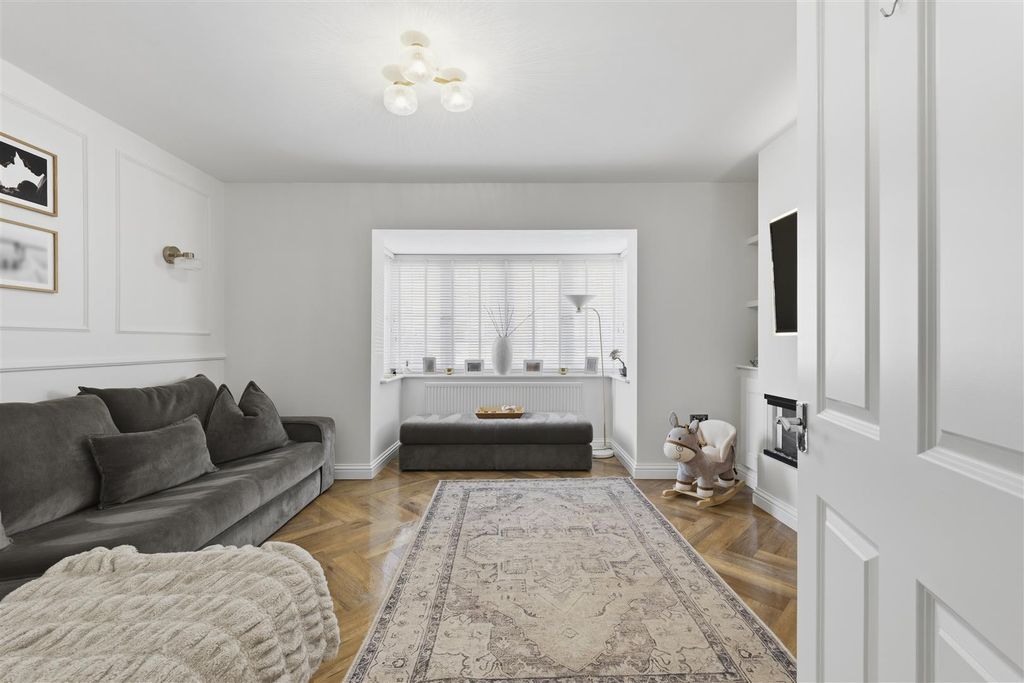 Property photo 2 of 34 2