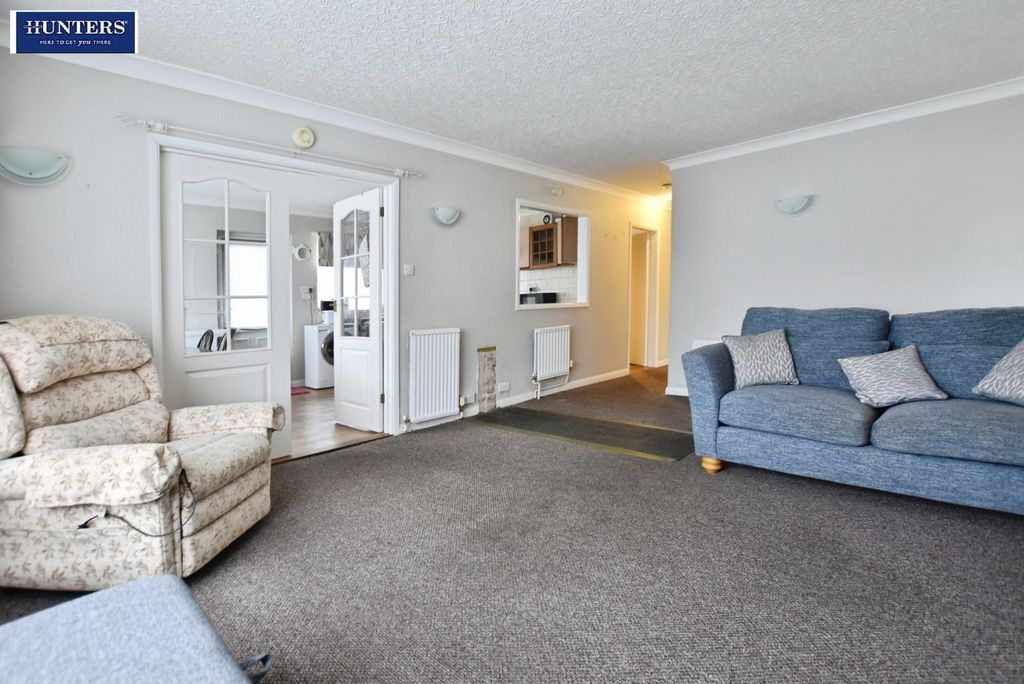 Property photo 2 of 20