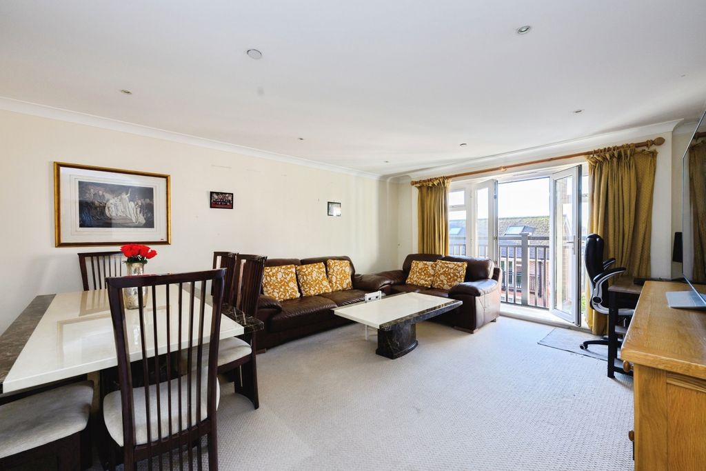 Property photo 2 of 17 Pbox-Img.Jpg