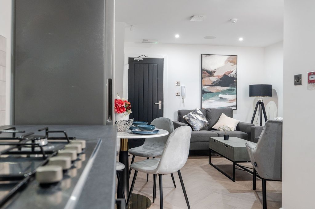 Property photo 2 of 5 A Well-Maintained Exterior Shot Showcasing The Inv...