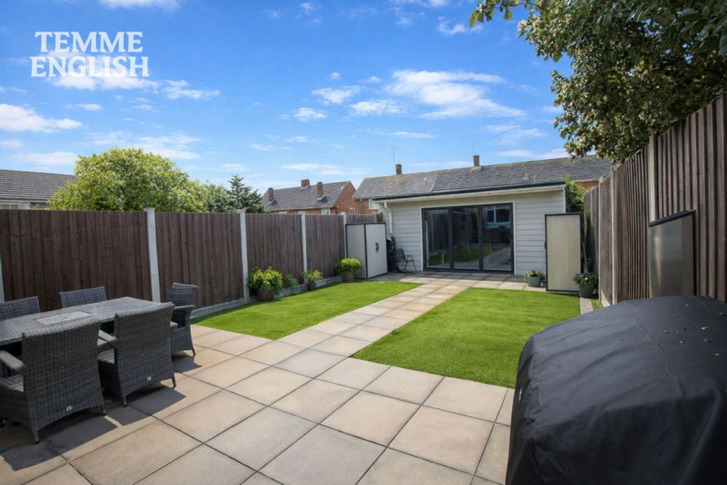 Property photo 2 of 25