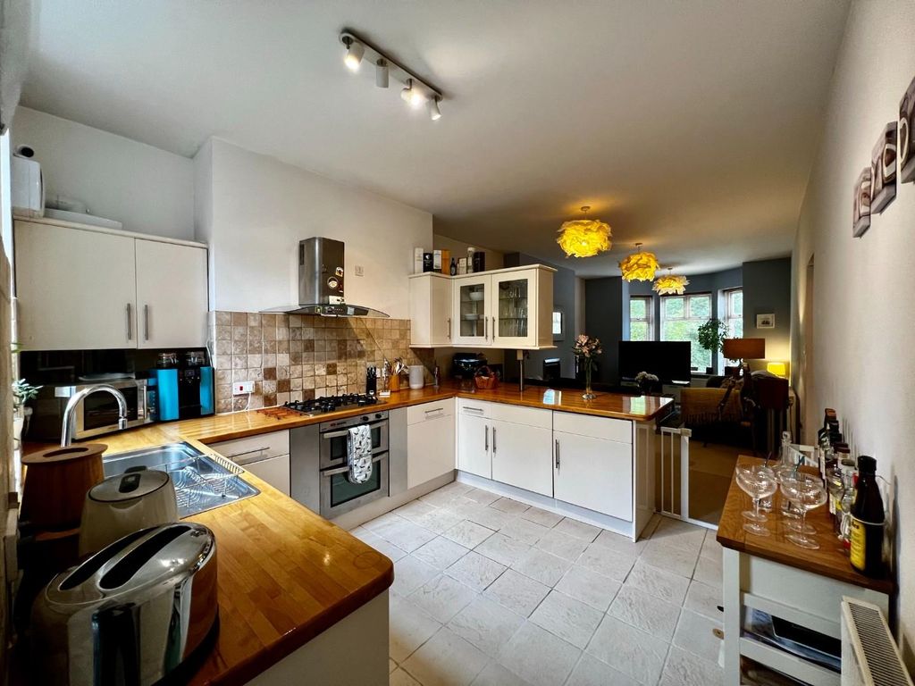 Property photo 3 of 30
