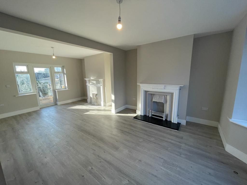 Property photo 2 of 19 Image00015