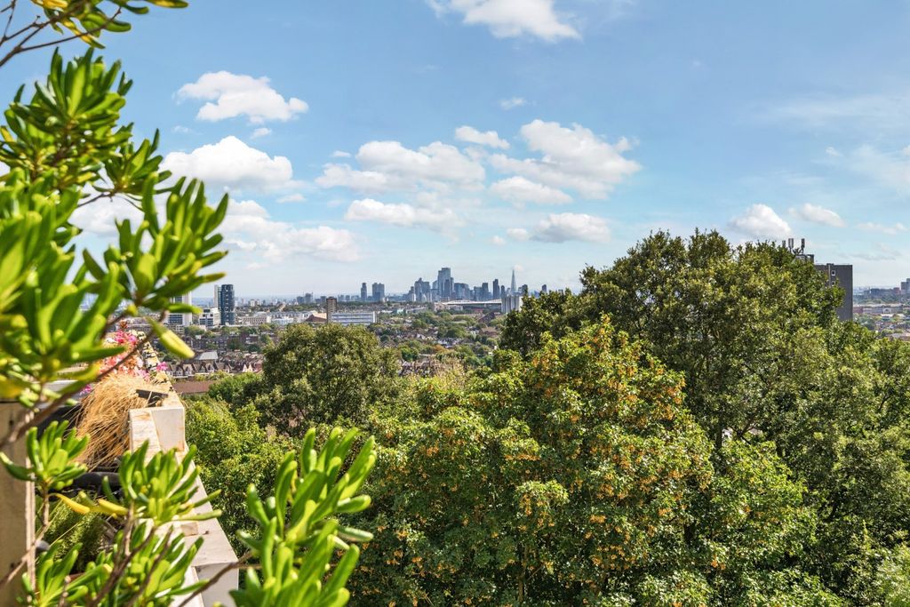 Property photo 2 of 15 Picture No. 06