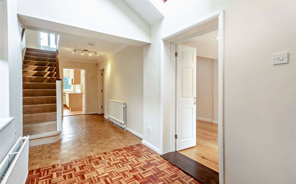 Property photo 3 of 28 Entrance Hallway