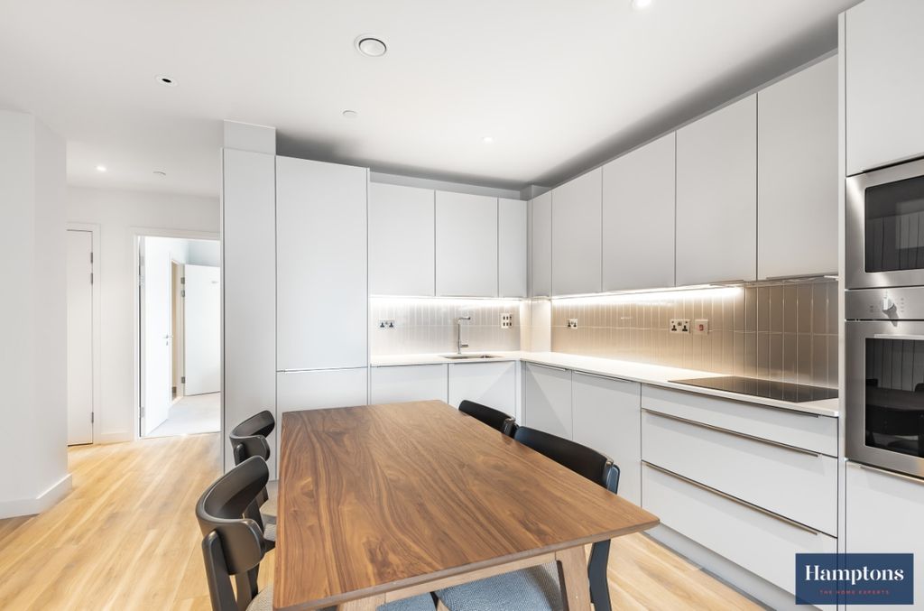 Property photo 3 of 9 1001A (3)