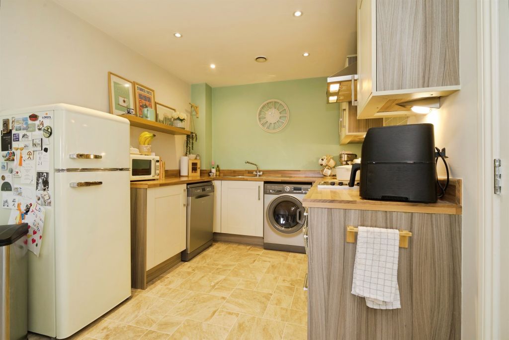 Property photo 2 of 13