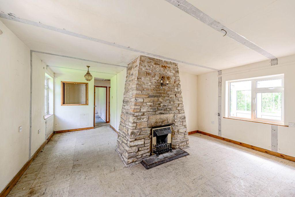 Property photo 2 of 37