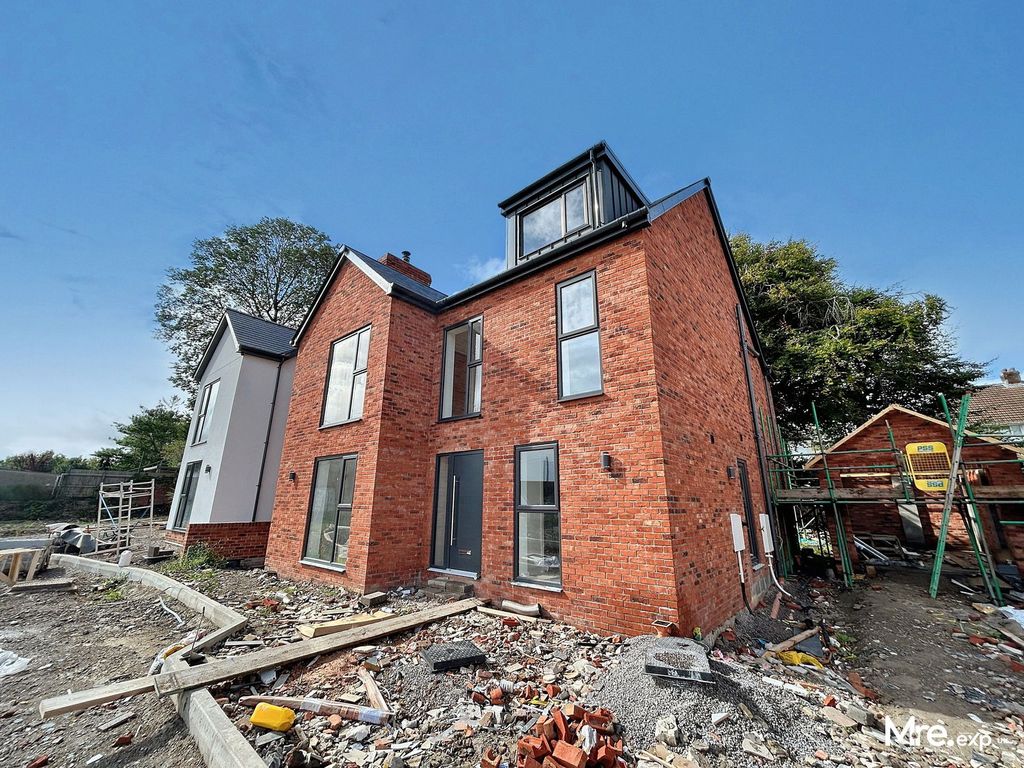 Property photo 1 of 32