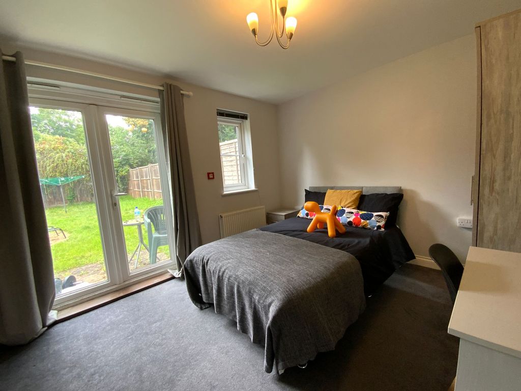 Property photo 1 of 7 Bedroom 2