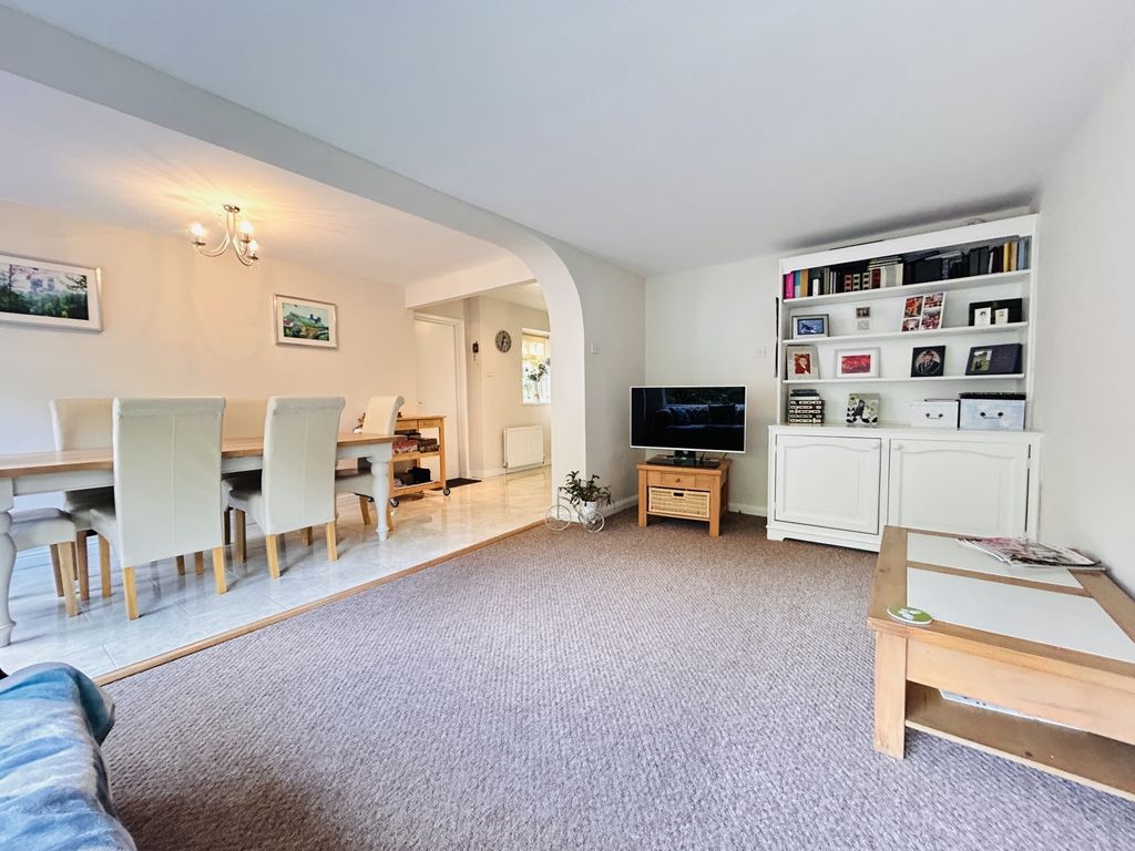 Property photo 3 of 33 Img_8103