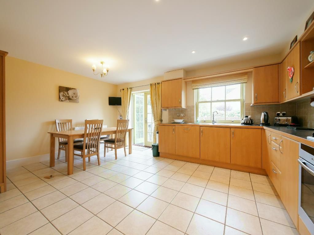 Property photo 3 of 14 Kitchen Dining Room