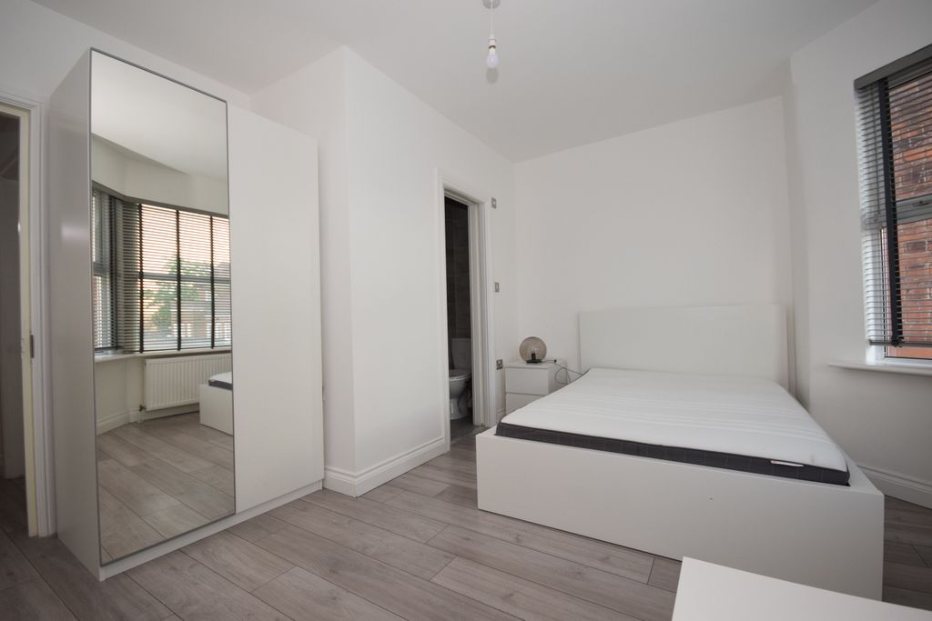 Property photo 1 of 2