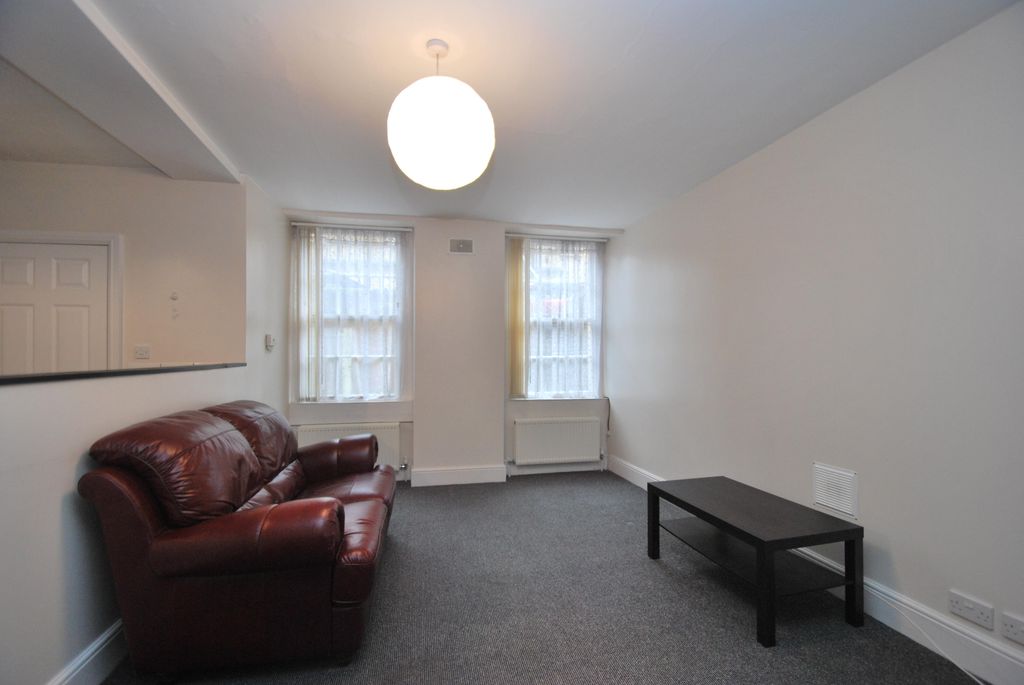 Property photo 3 of 6 Living Room