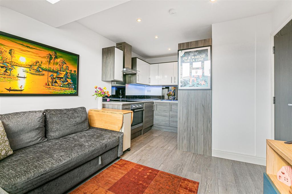 Property photo 3 of 7 5_81059.Jpg