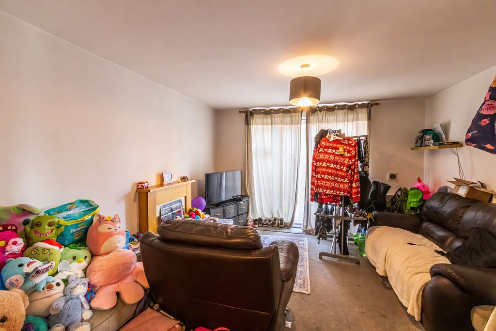 Property photo 3 of 14