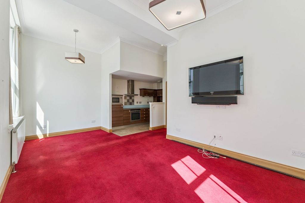Property photo 3 of 19
