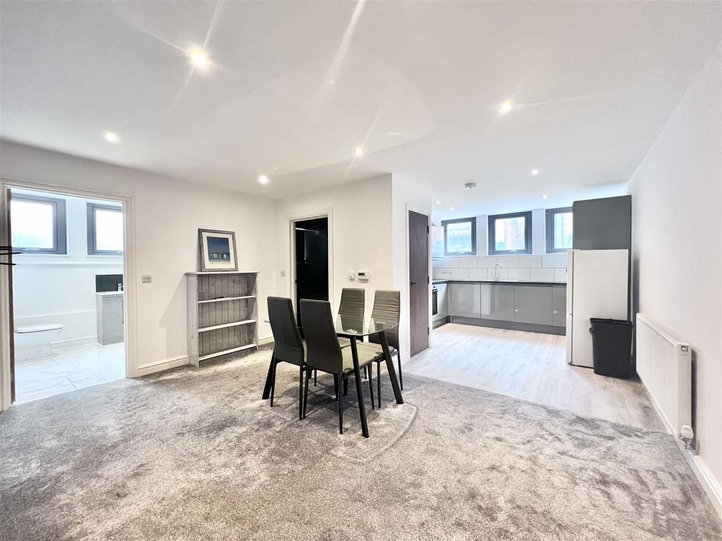 Property photo 1 of 11 Kitchen Diner