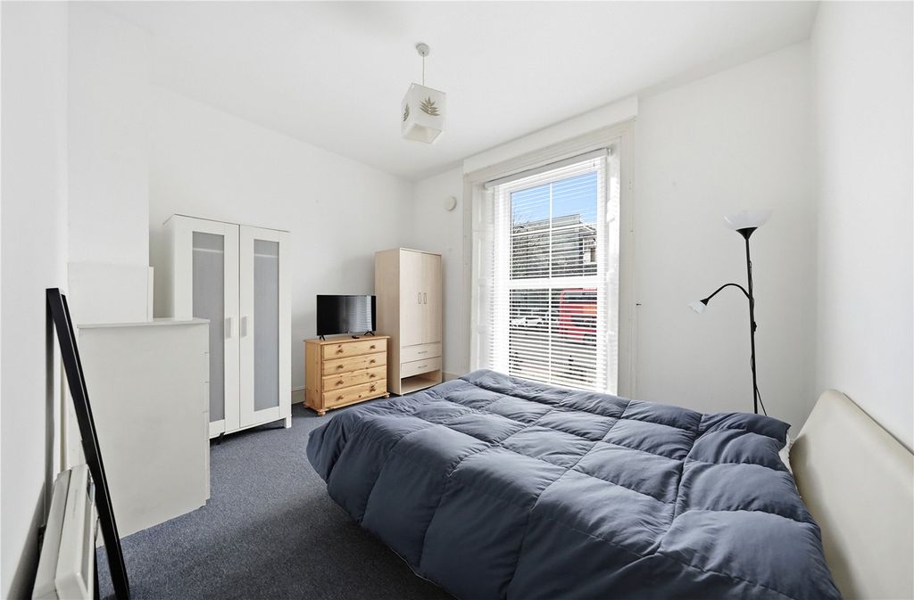 Property photo 2 of 10 Picture No. 13