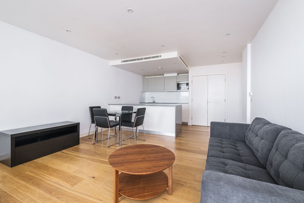 Property photo 3 of 12 Regents Wharf